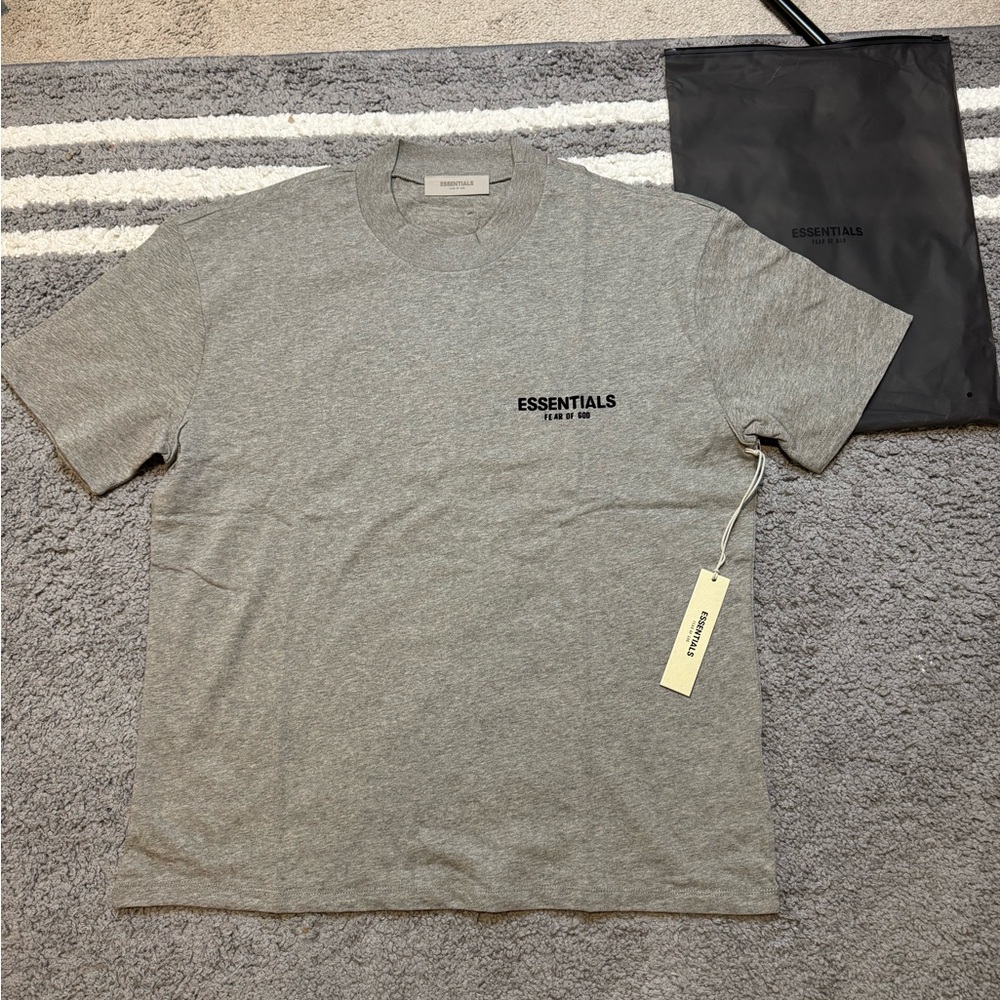 Essentials T-Shirt - Picture 2 of 3